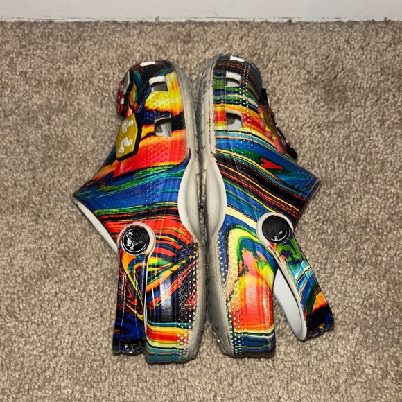 CROCS Multicolor Graphic Clogs - Picture 5 of 7